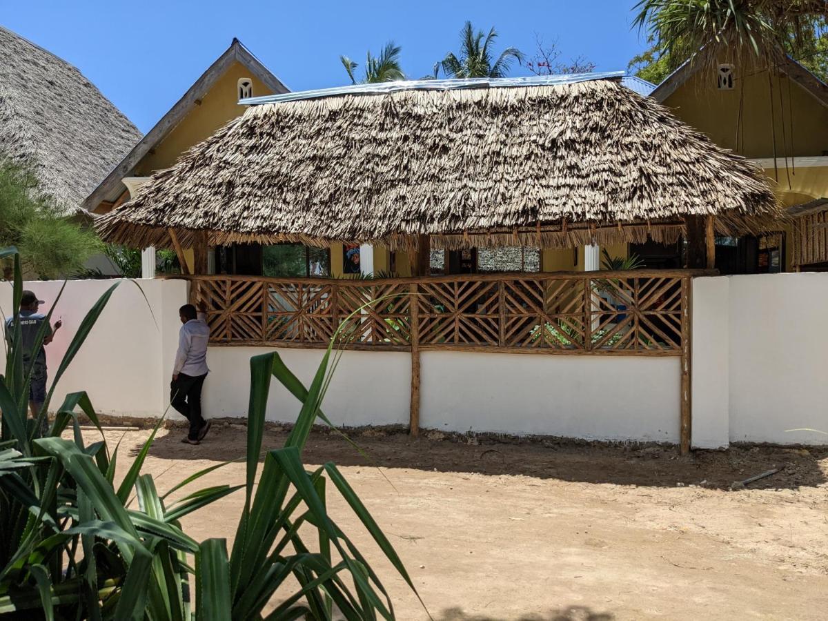 Hotel Mkadi Beach House Nungwi Esterno foto