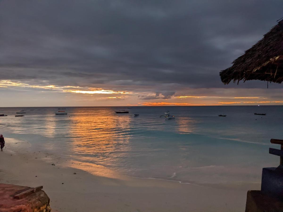 Hotel Mkadi Beach House Nungwi Esterno foto
