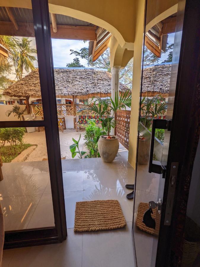Hotel Mkadi Beach House Nungwi Esterno foto