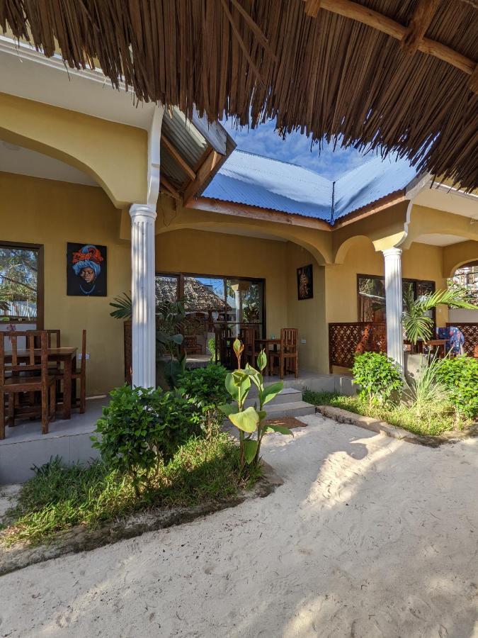 Hotel Mkadi Beach House Nungwi Esterno foto