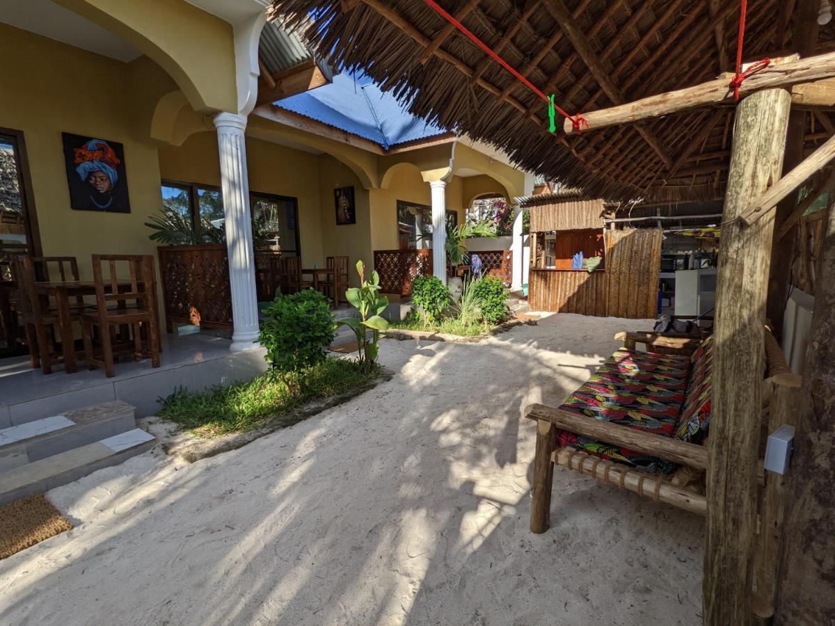 Hotel Mkadi Beach House Nungwi Esterno foto