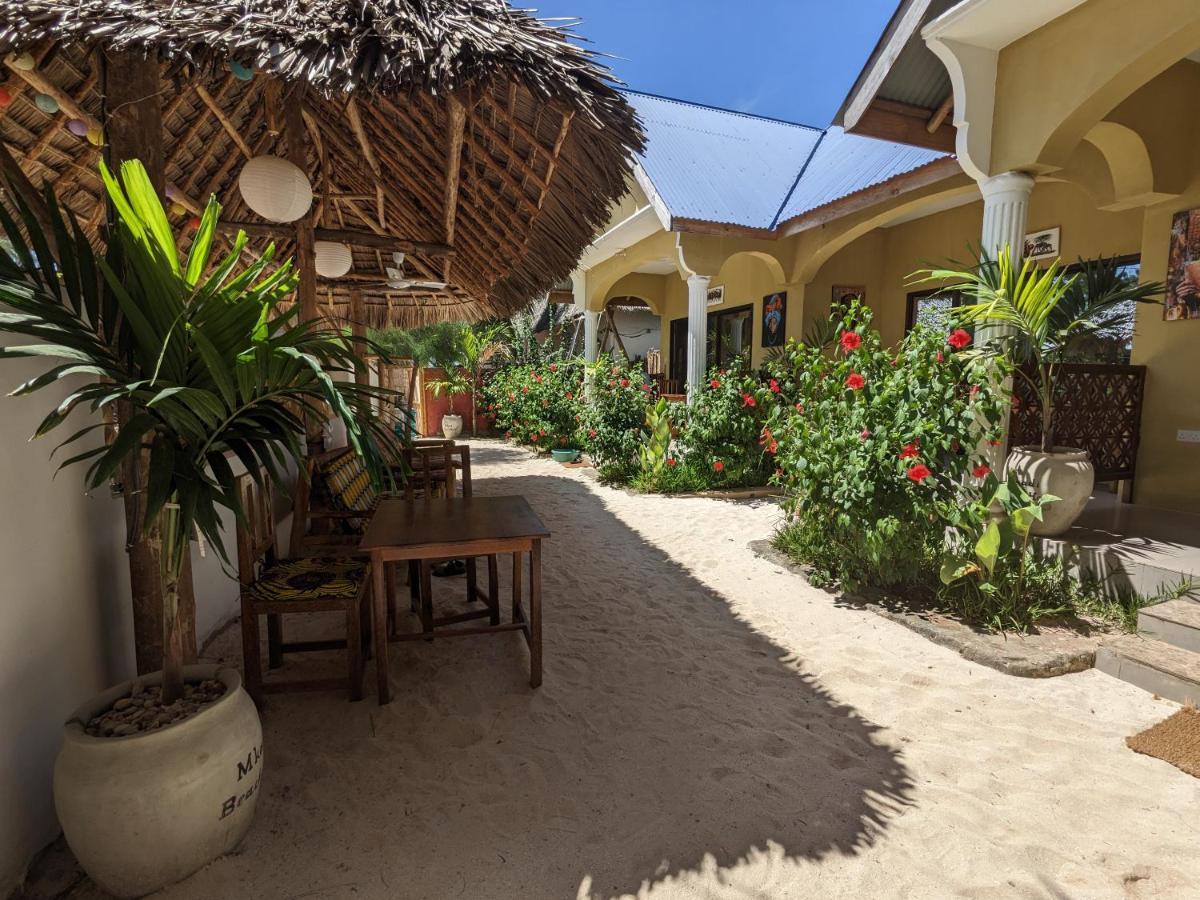 Hotel Mkadi Beach House Nungwi Esterno foto