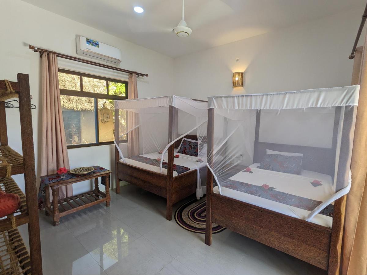Hotel Mkadi Beach House Nungwi Esterno foto